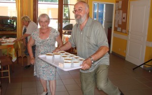 Attention pas de maladresse Georges, c'est quand même le dessert, c'est important!