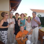 PHOTO 6  GROUPE A L APERITIF