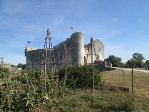 Le château fort et son jardin médiévale
